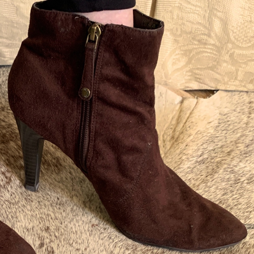 Isaac Mizrahi Brown Suede Zip-Up Booties